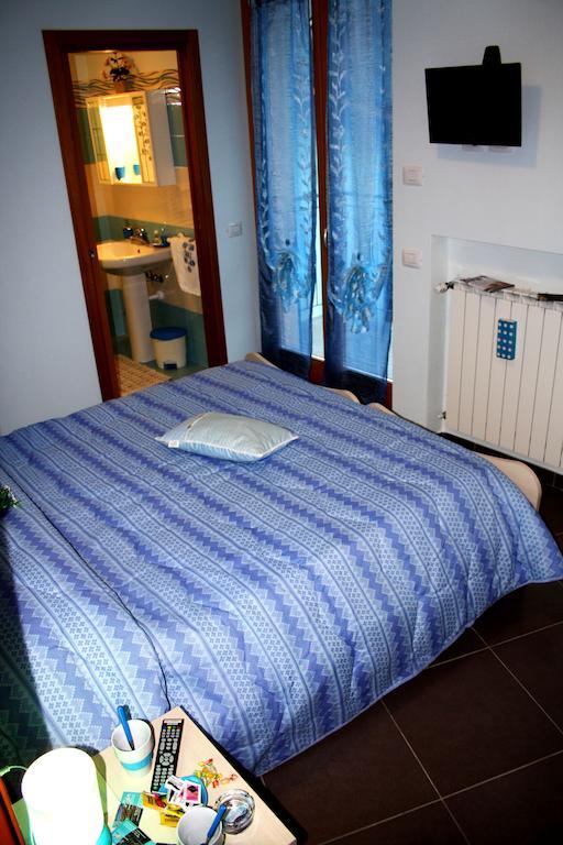 Monasterolo del Castello B&B Notte E Di חדר תמונה