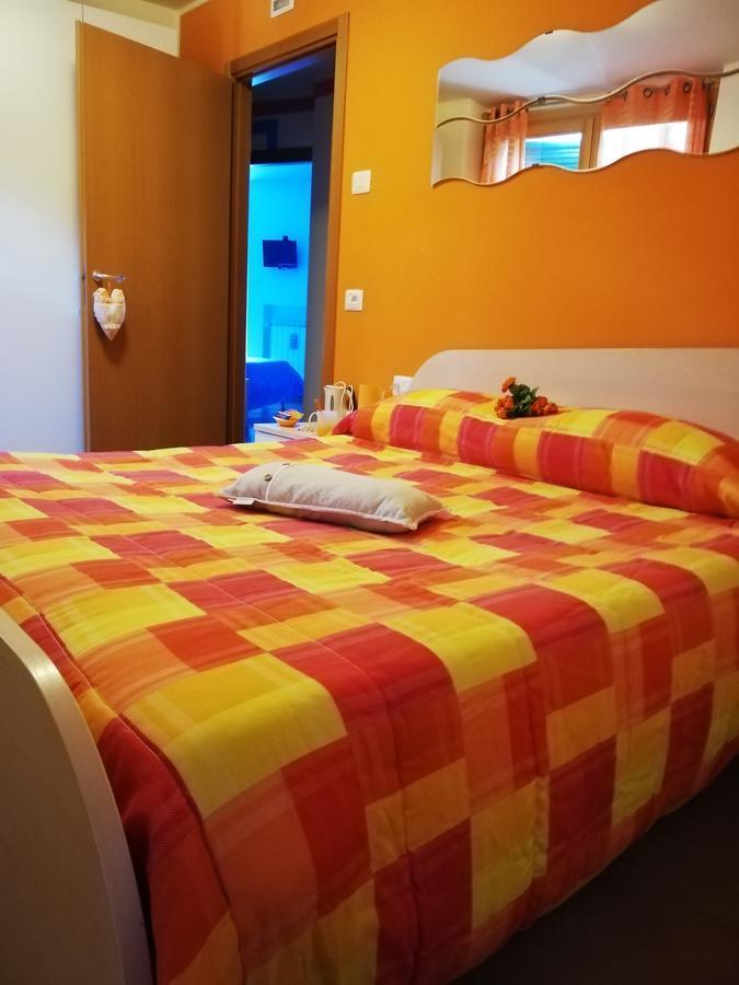 Monasterolo del Castello B&B Notte E Di מראה חיצוני תמונה